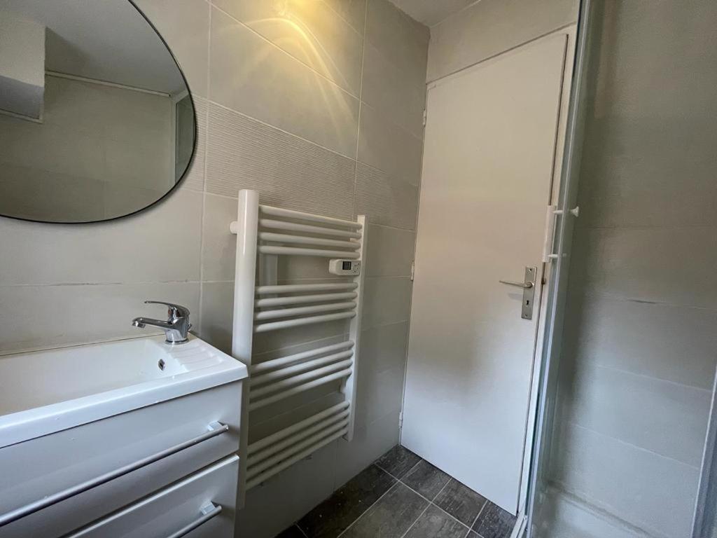 Le Confort - Calme, Ideale Couple, Business, Long Sejour Apartment